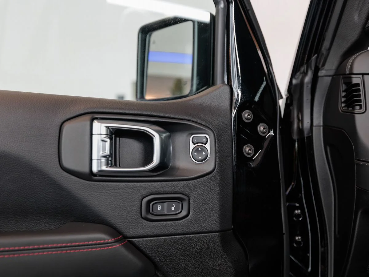 Jeep Wrangler — фото 21