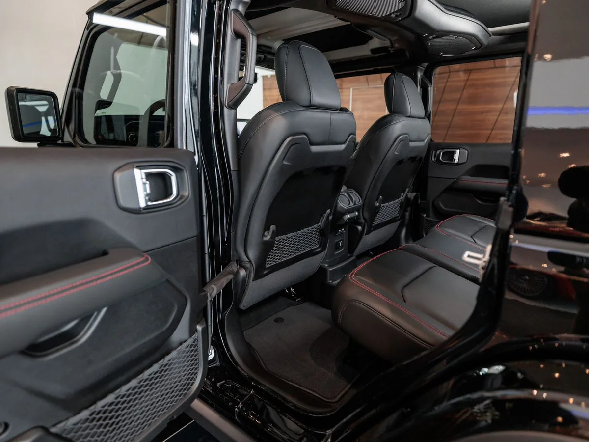 Jeep Wrangler — фото 25