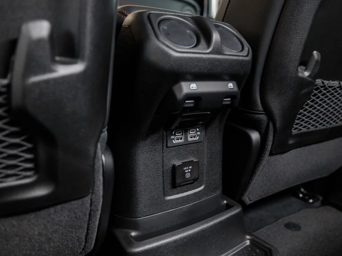 Jeep Wrangler — фото 26