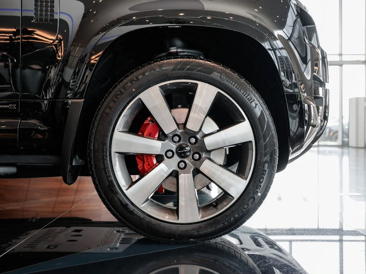 Land Rover Defender — фото 7
